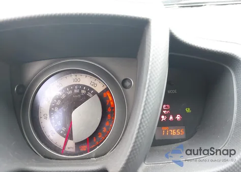 2013 Scion Xd 10 Series z USA, uszkodzony, nr VIN JTKKUPB46D1037438